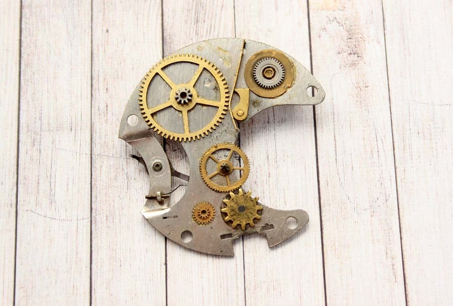 Upcycled Repurposed Steampunk Vintage Pocket Watch Brooch Pin