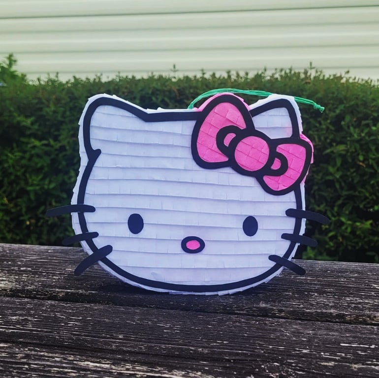 Hello Kitty Pinata 17cm