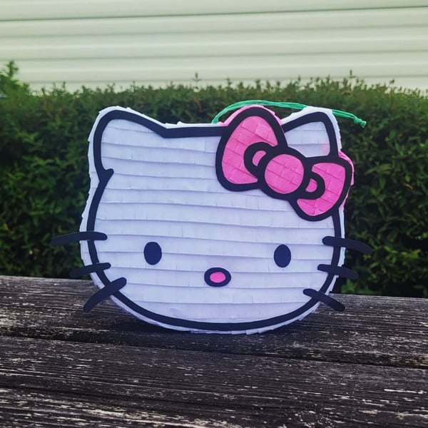 Hello Kitty Pinata 17cm