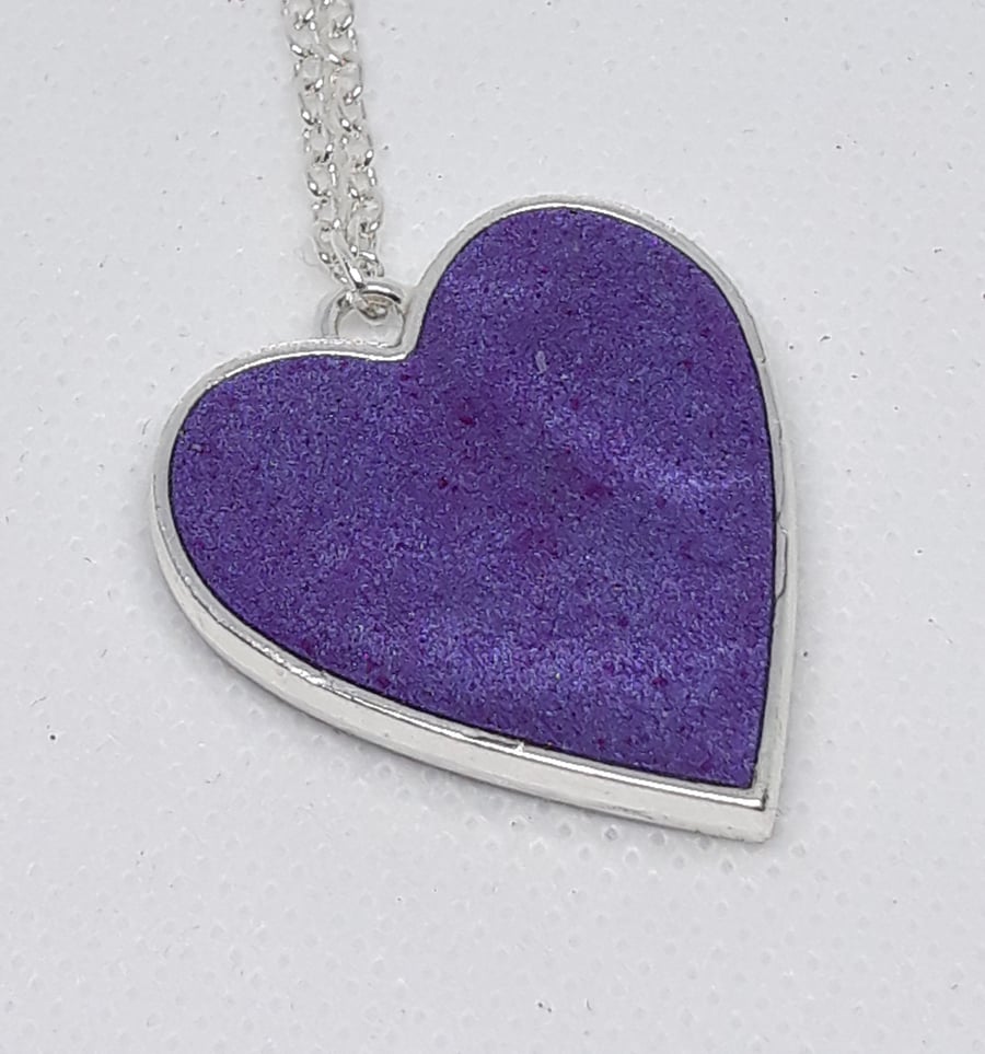 R41 Purple resin heart necklace