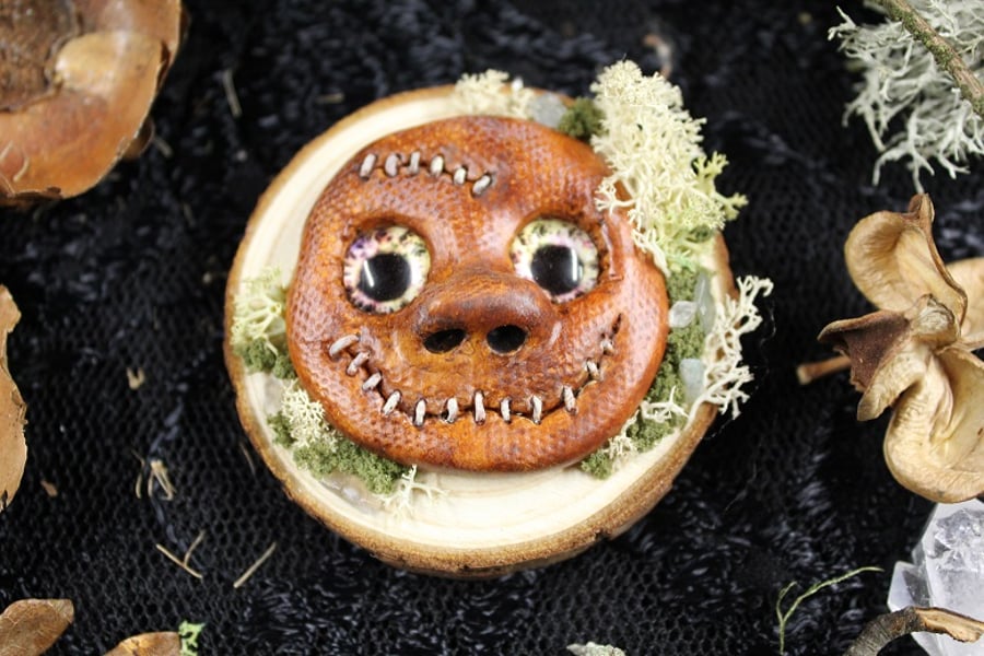 Scarecrow Face Decorative Wood Slice Ornament With Quartz OOAK