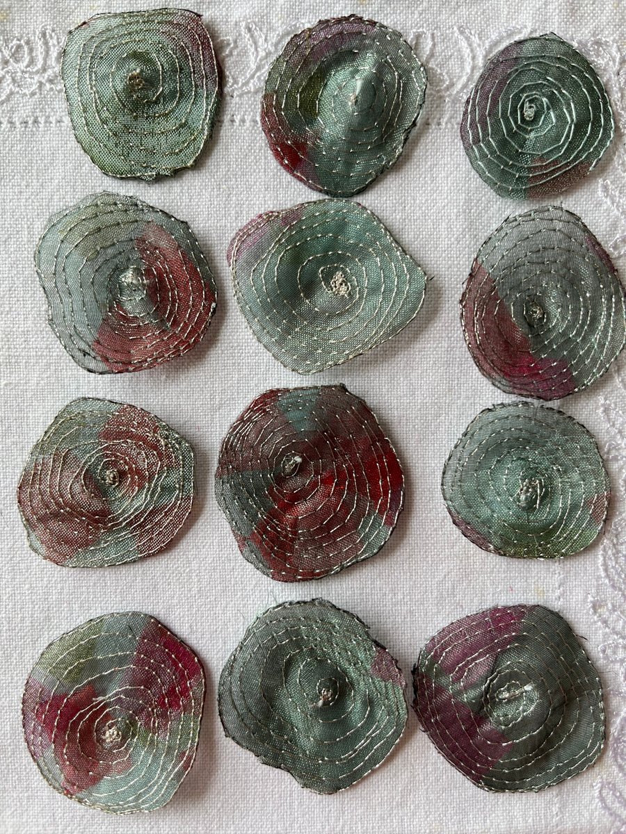 12 Free Motion Embroidery Spiral Circular Embellishments Card Making 