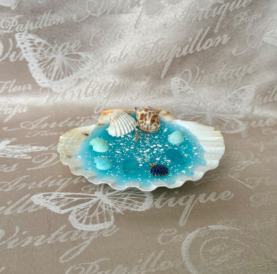 Mermaid Lagoon Candle in a Real Seashell – Handmade Ocean Decor