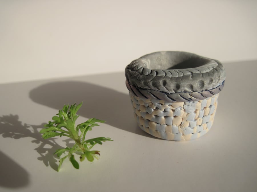 mini basket pot