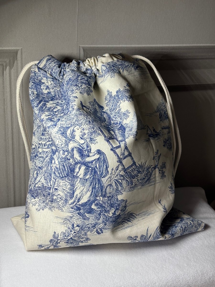 French themed drawstring bag