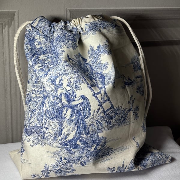 French themed drawstring bag