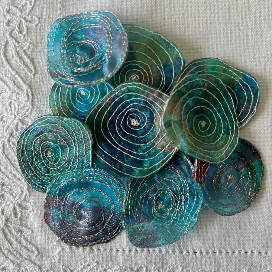 12 Free Motion Embroidery Spiral  Embellishments Card Making 