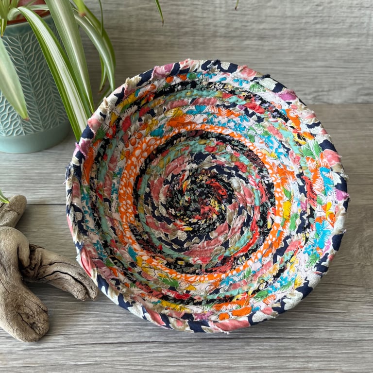 Multicoloured Coiled fabric bowl 