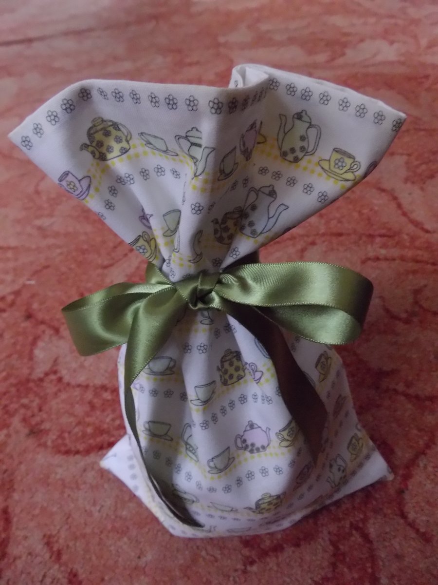 Fabric Gift Bag With Tea Pot Design