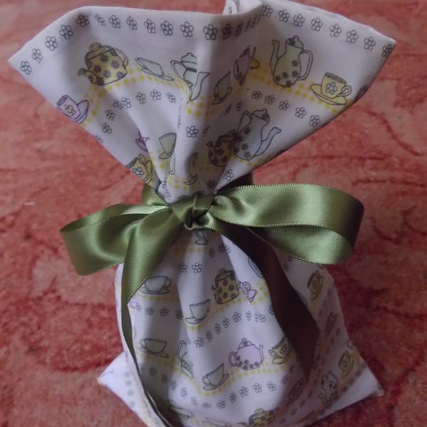 Fabric Gift Bag With Tea Pot Design