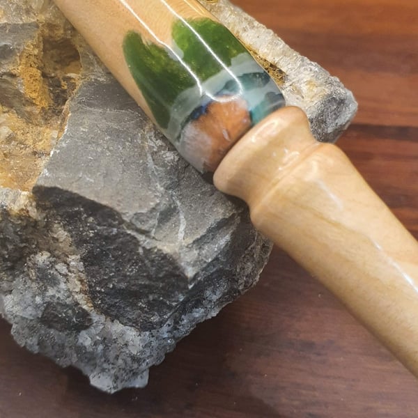 Maple pen with resin ring