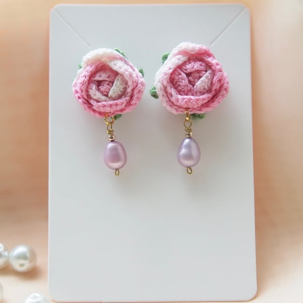 Fresh water pearls, crochet floral earrings 