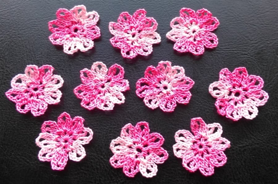 10 LOVELY PINK MULTI COTTON 8 PETAL FLOWERS - 3cm  - CRAFTS AND SCRAPBOOKS!!