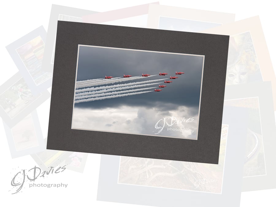 CJ186 - Red Arrows