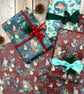 Pack of 2  Christmas Wrapping Paper Season's Tweetings on Burgundy - Image 6