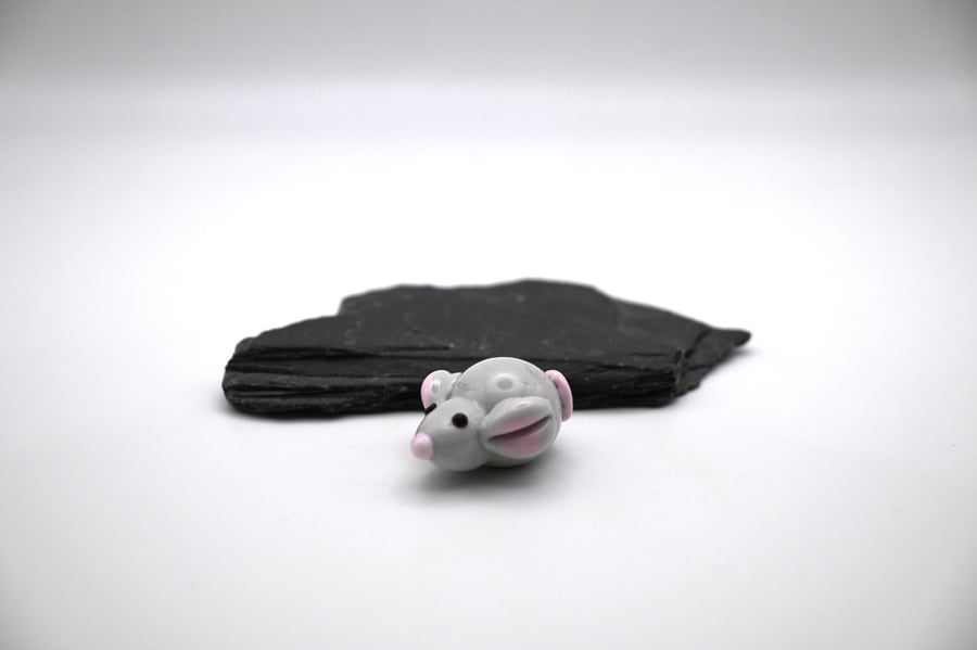 small glass mouse figure