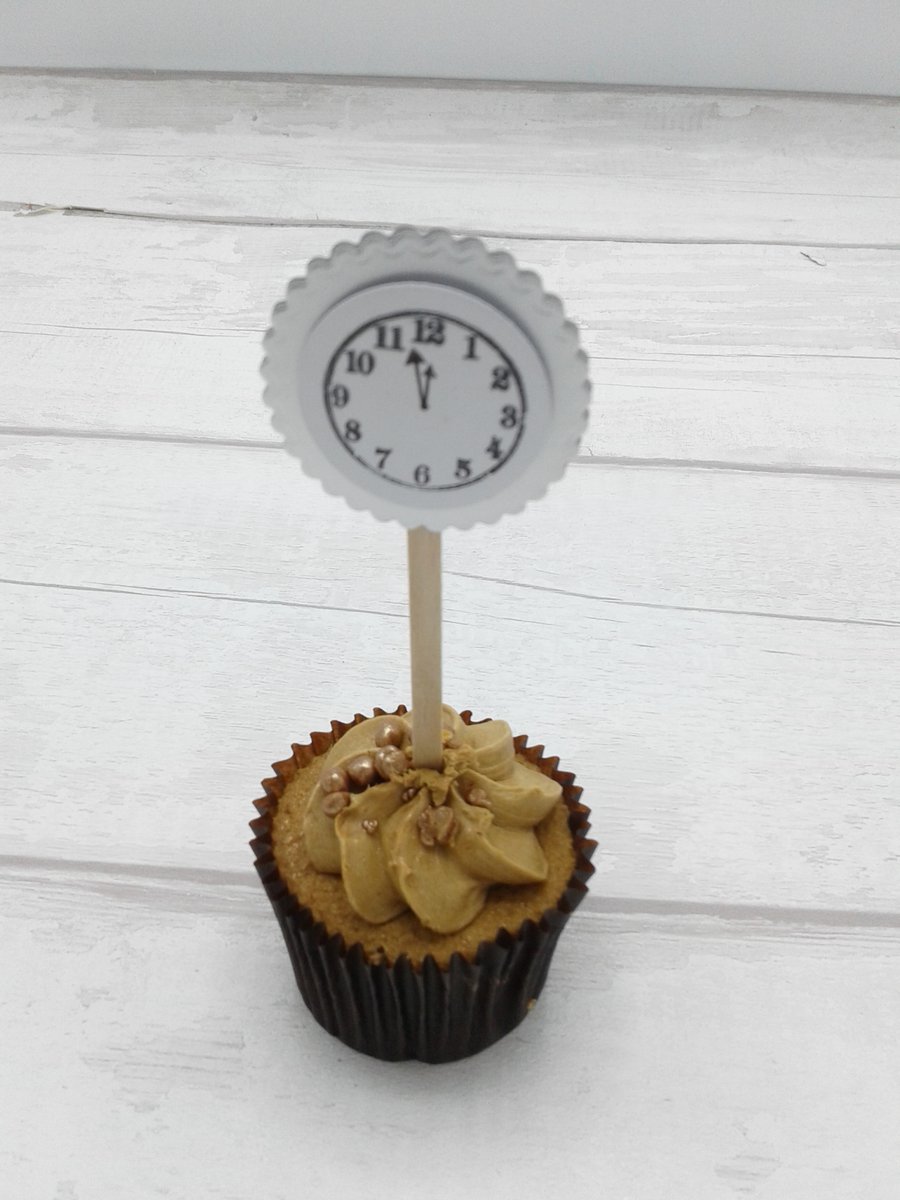 New Years Eve cupcake toppers. New years Eve party food decorations. Set of 20.
