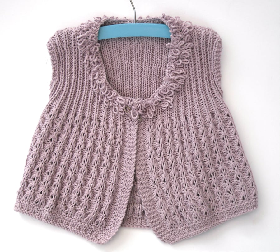 Knitting pattern for girls summer loopy lace top 