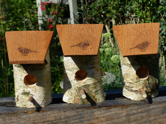 Birdfeeder with roof