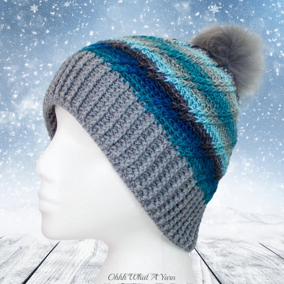 Crochet hat, beanie. Blue and grey ombre ladies swirl pom pom hat. Ladies hat.