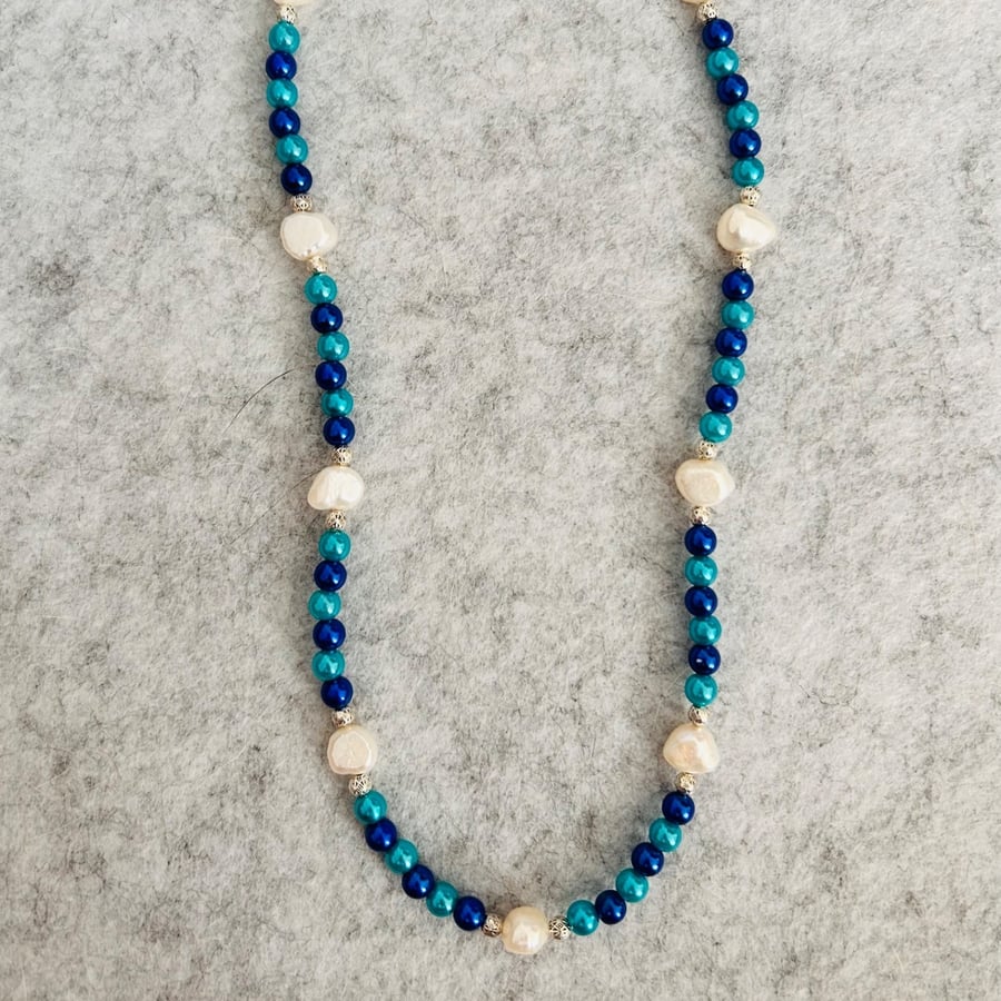 Blue bead and pearl necklace 
