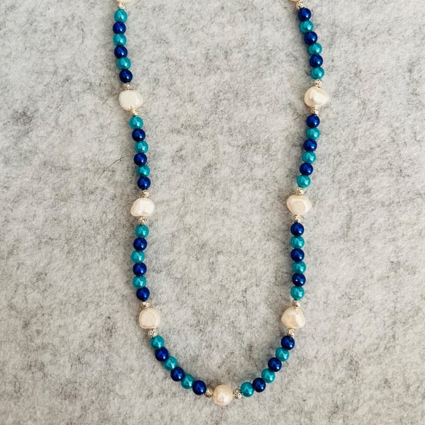 Blue bead and pearl necklace 