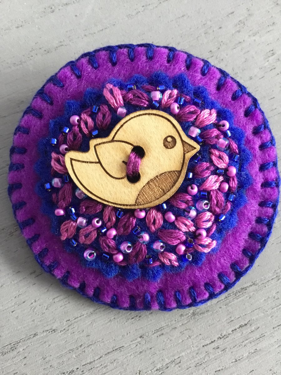 Embroidered Bird Brooch 
