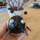 Ceramic bee - Rochelle 