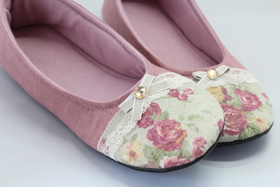 Size 6 Pink linen ladies slippers with lace and jewel accents. Ladies gifts. 