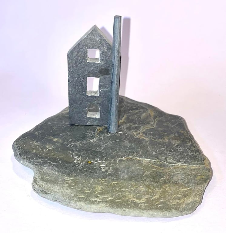 Cornish engine house on stone base (medium)