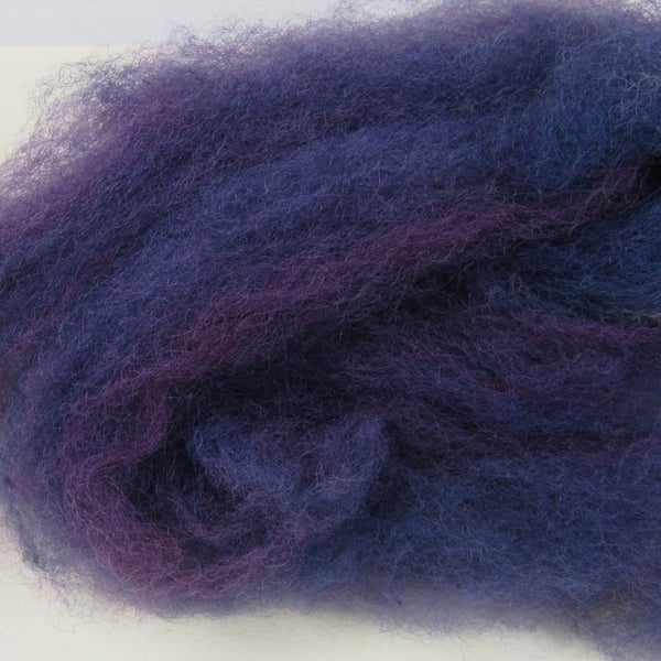 10g Naturally Dyed Dark Violet Llanwenog Felting Wool