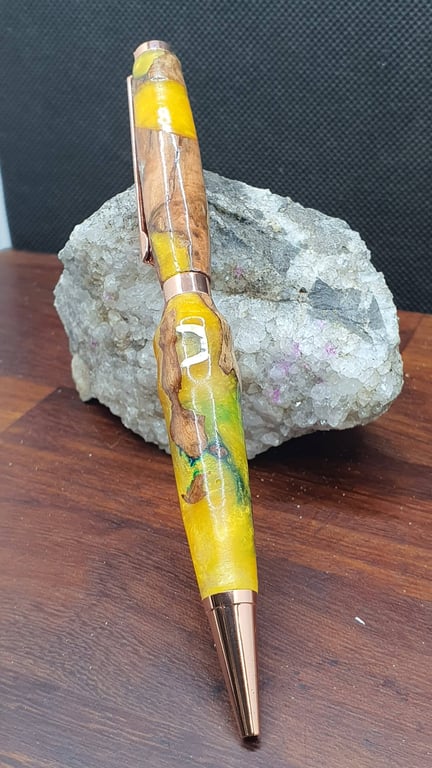 Wood & resin pen.