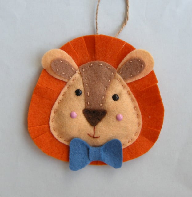 Sewing Kit Larry the lion felt decoration