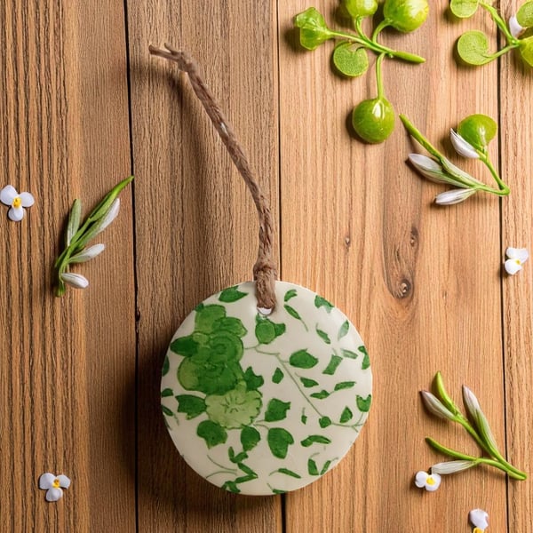 Green Delftware Style Round Clay Hanging Aromatherapy Diffuser