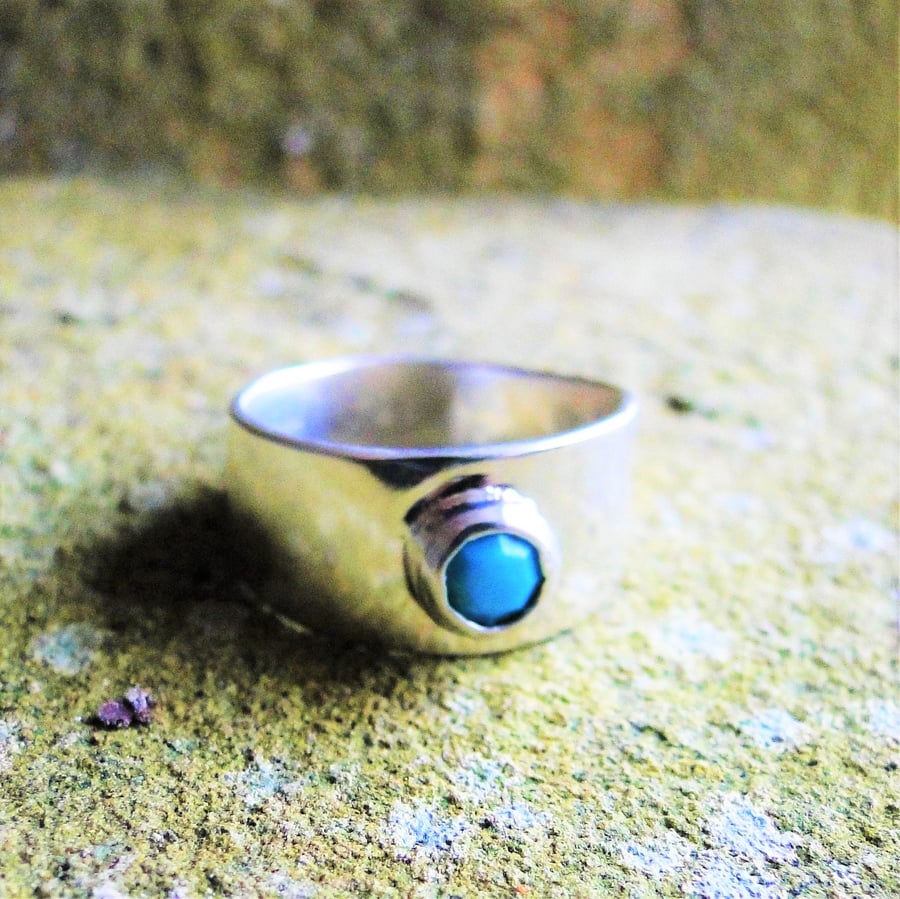 Asymmetric silver ring with Turquoise UK size P