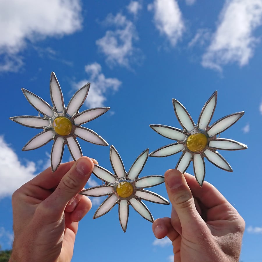 Stained glass daisy iridescent white hanging copperfoil suncatcher