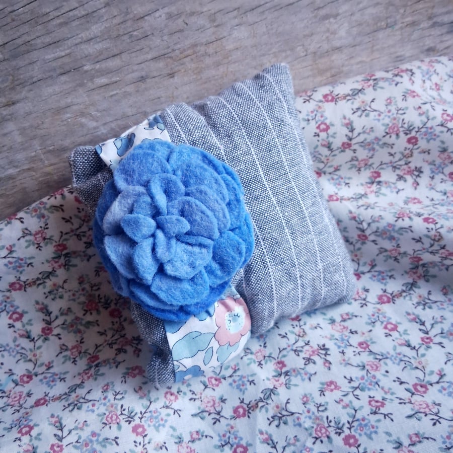 patchwork wrist pin cushion no 2