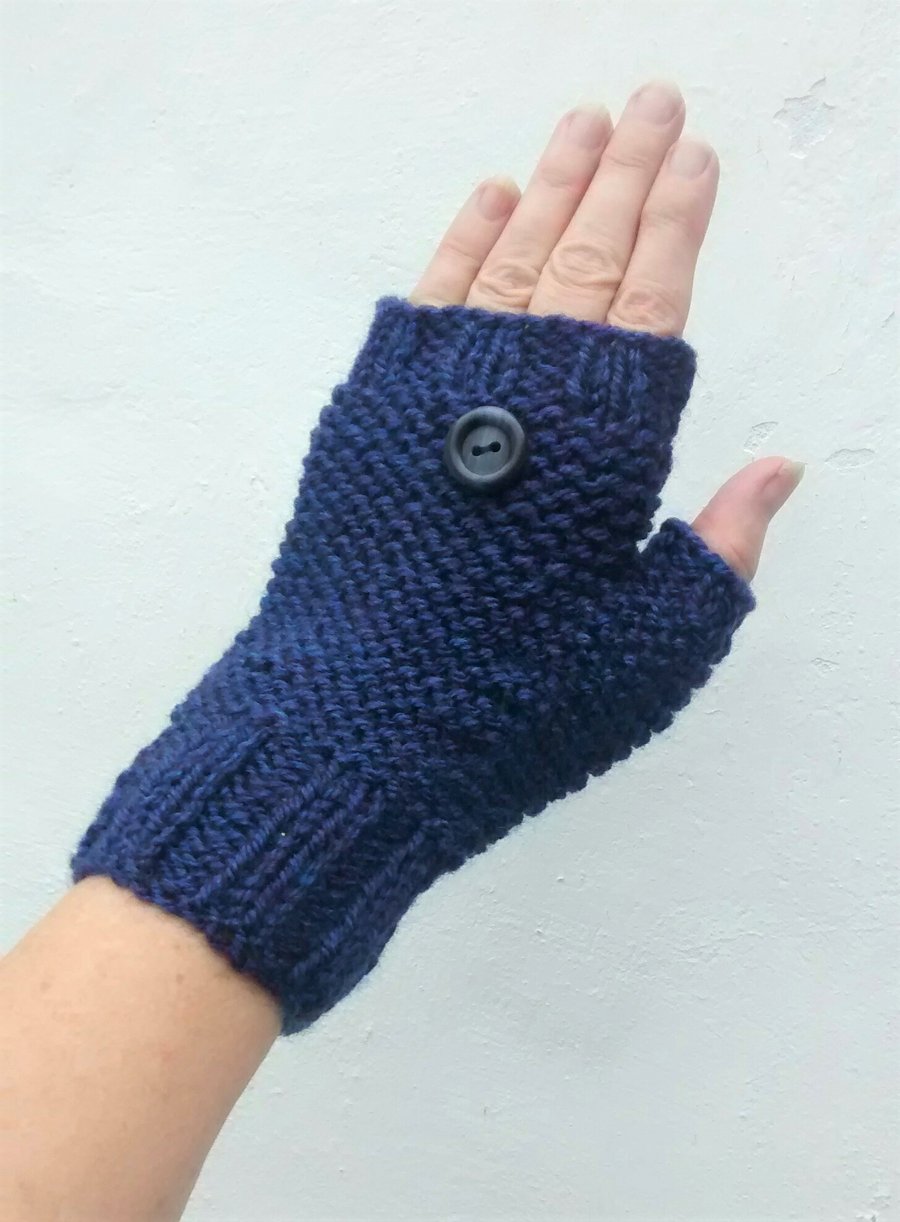 Women's Fingerless Gloves in Blue Heather Aran