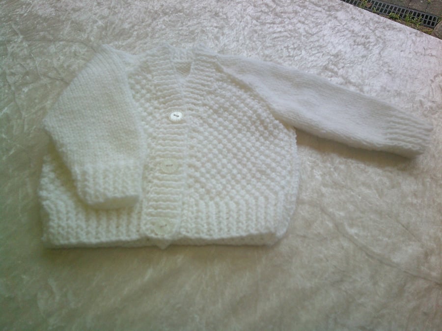 16 inch V Neck White Cardigan with Moss Stitch Fronts