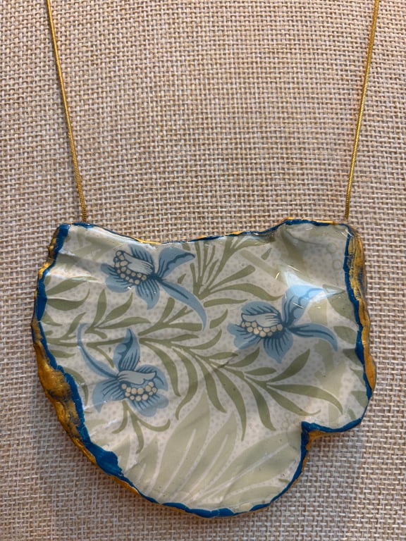 Blues and creams William morris shell necklace 