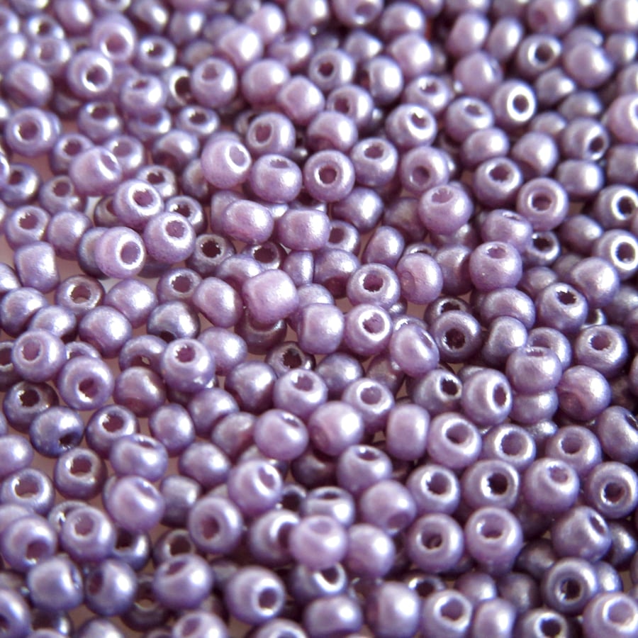 Pearlescent Lilac Seed Beads
