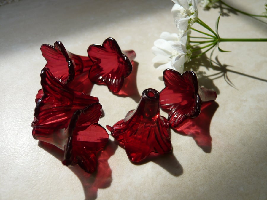 Red Large Trumpet Flower Beads