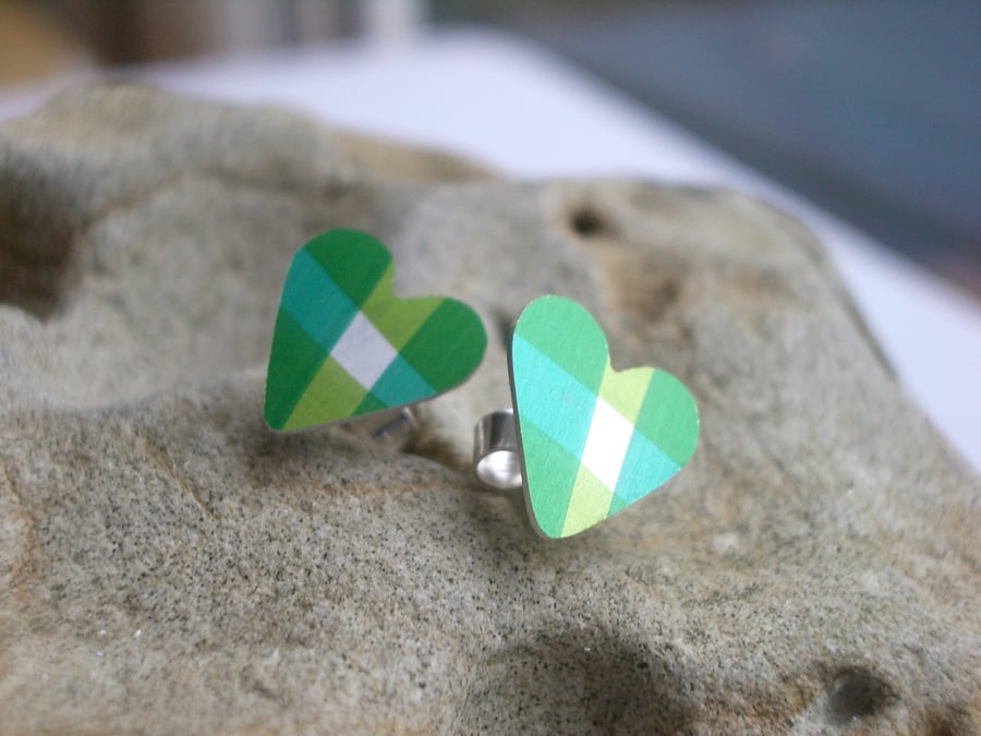 Green checked heart earrings studs