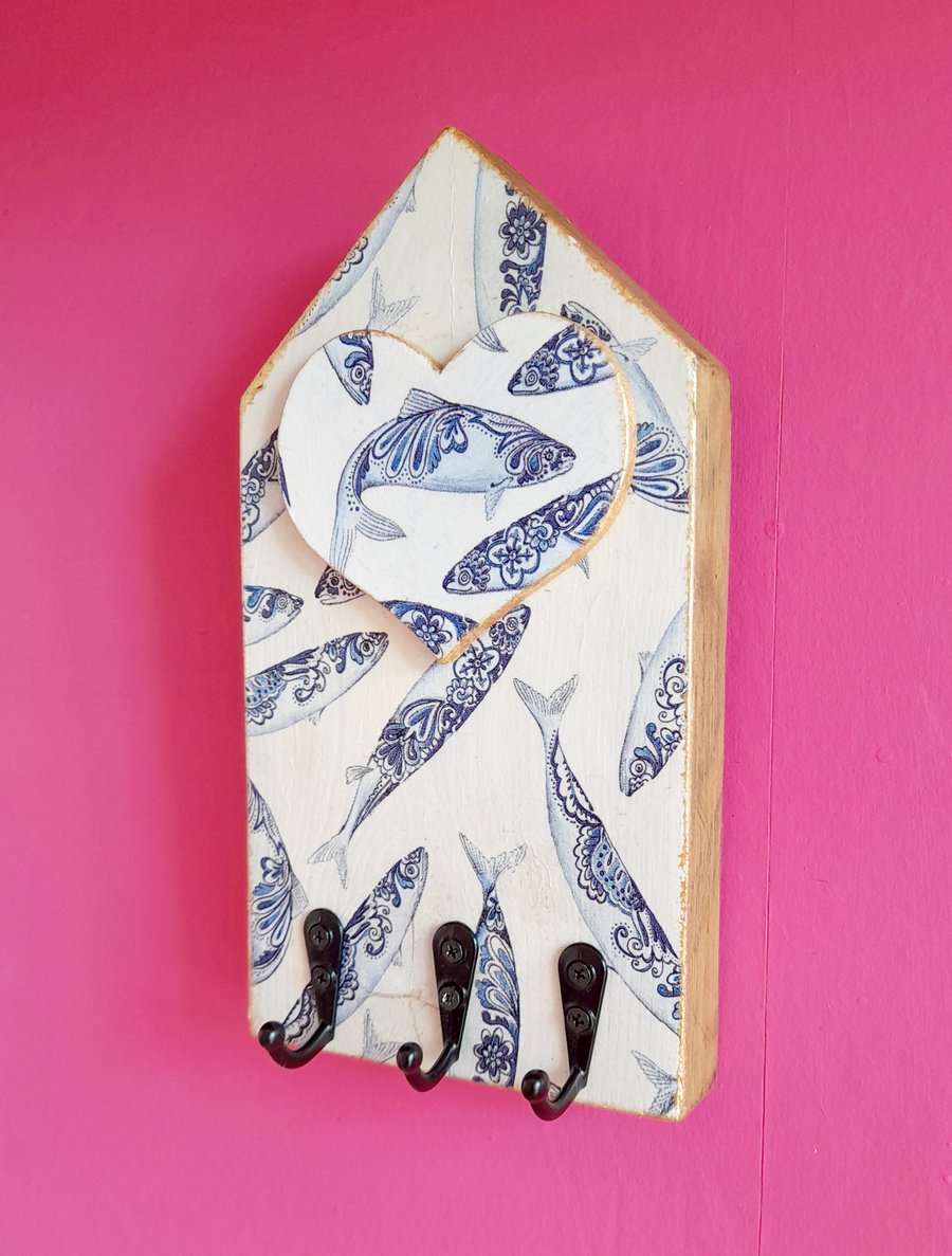 Wooden Wall Keyholder Fish
