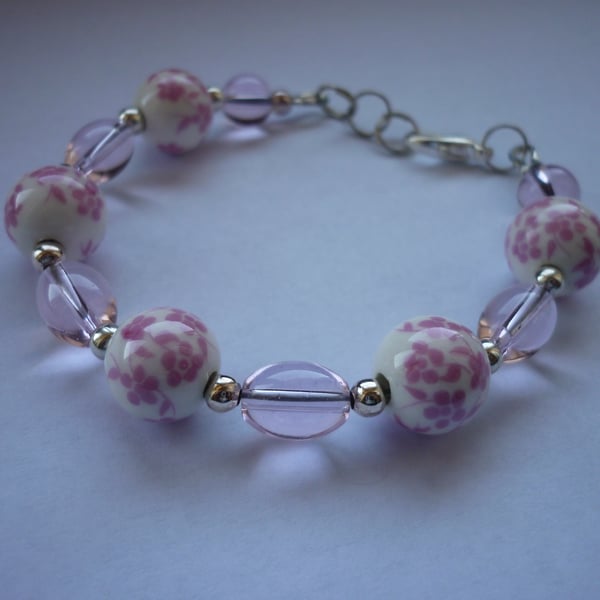 PALE PINK AND WHITE - PORCELAIN BEAD BRACELET.