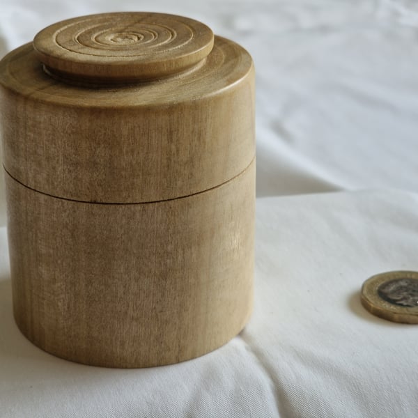 Tulipwood trinket box