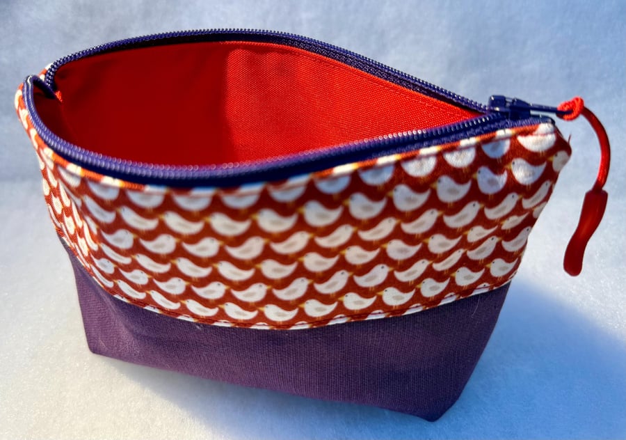 Gulls - Small zipped pouch for makeup, shaving kit, medication, etc...