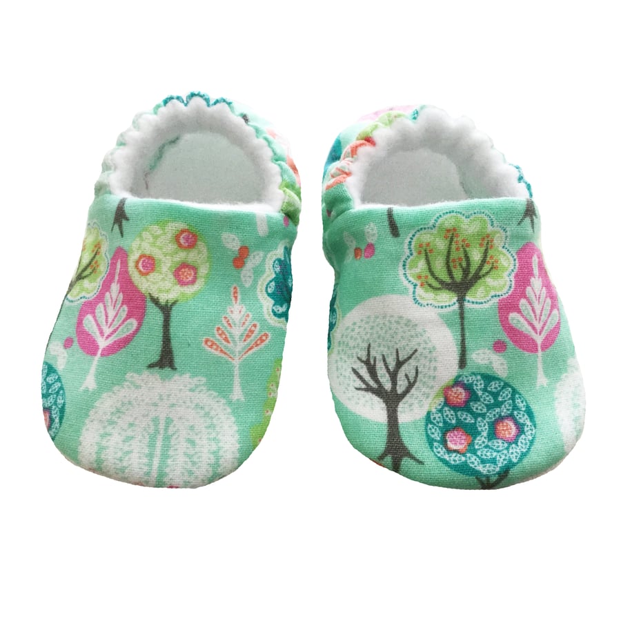 Baby Shoes First Walkers Green WOODLAND Kids Slippers Pram Shoes Gift Idea 0-9Y