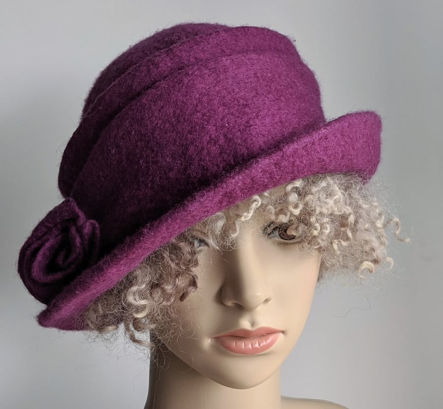 Damson red felted wool hat - homage to Downton!