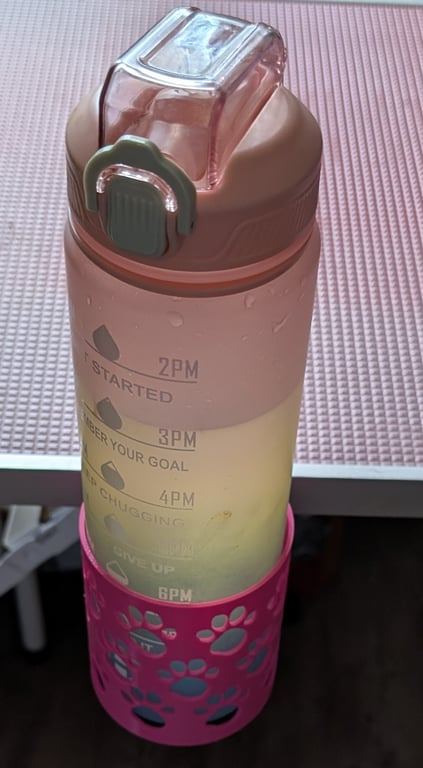 Pawfect Print Table Water Bottle Holder